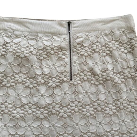 Loft Mini Skirt Cream Floral Lace Crochet Exposed Zipper Lined Petite 10P NEW - Picture 6 of 12